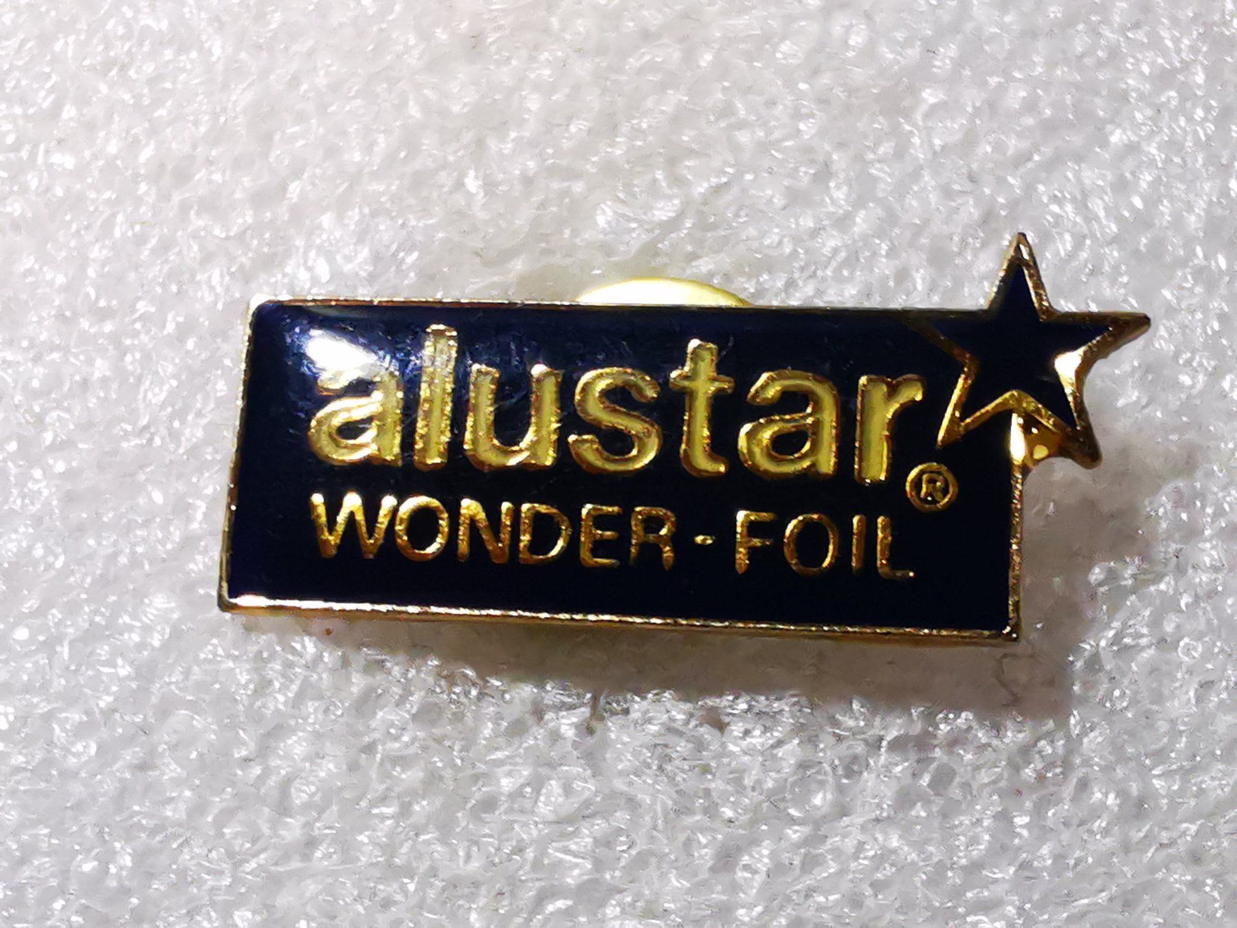 Plaketten & Abzeichen: Ansteckpin 48: alustar - wonder foil – Gebraucht aus Oppligen von Pin-Fall-Shop