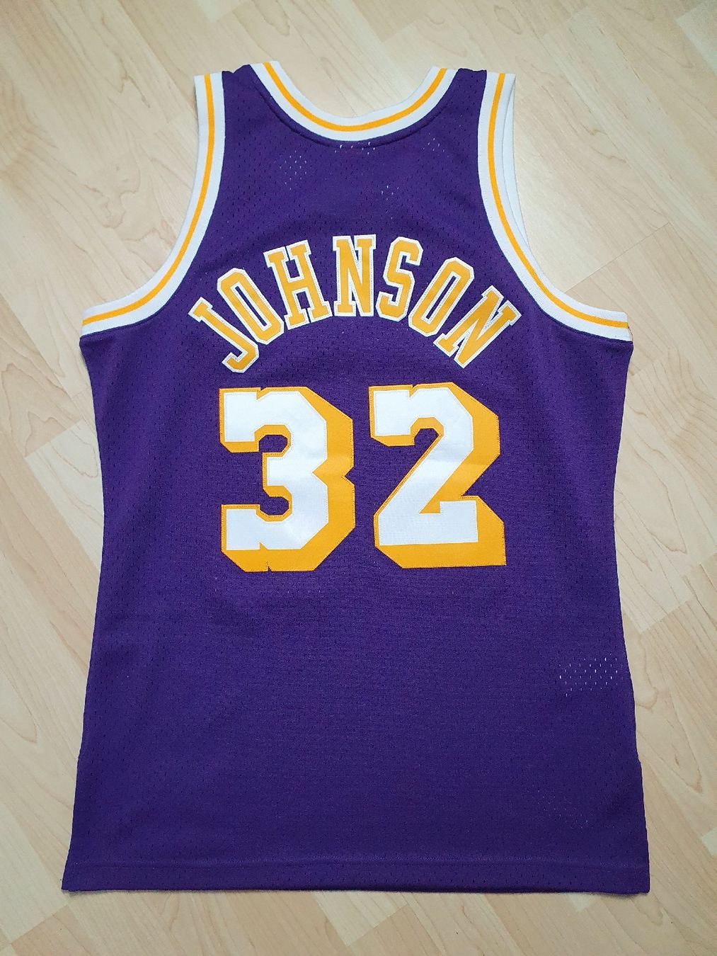 Leibchen & Hosen: Lakers Magic Johnson Trikot Hardwood Classics Gr. M – Neu (gemäss Beschreibung) aus St. Gallen von CaliSunshine 1