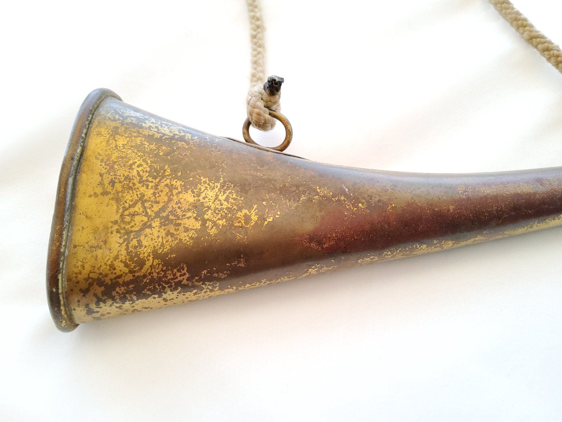 Tutti gli attrezzi: Antique cor de chasse avec cordelette  – Usato da Malleray venduto da Broc-Mo 6