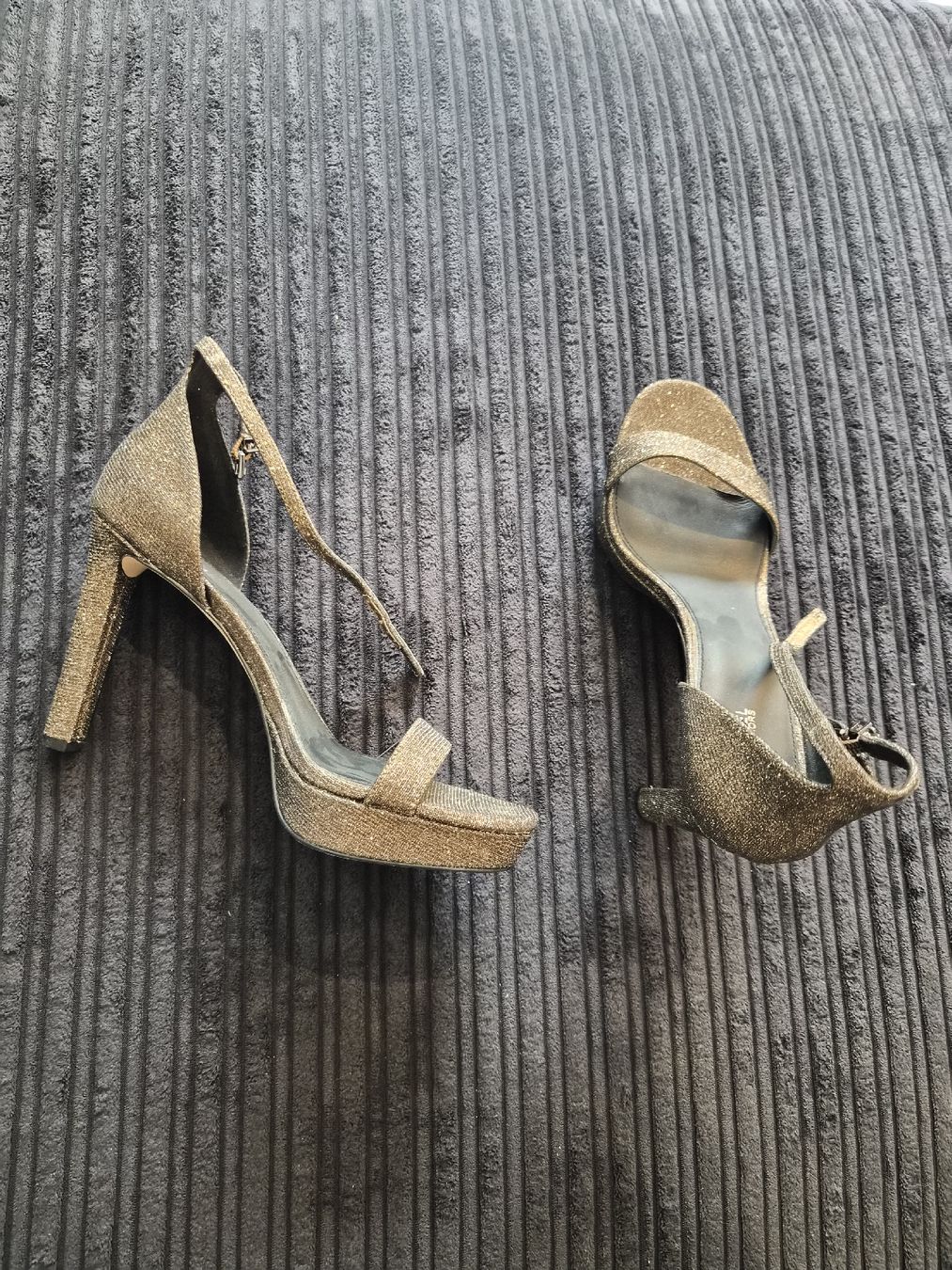Michael Kors Scarpe da donna: Michael Kors Pumps – Nuovo (secondo la descrizione) da Volketswil venduto da SecondHanderia 2