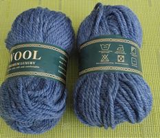 2 Knäuel Wolle à 50g 92% Wolle 8% Anti Pilling blau neu