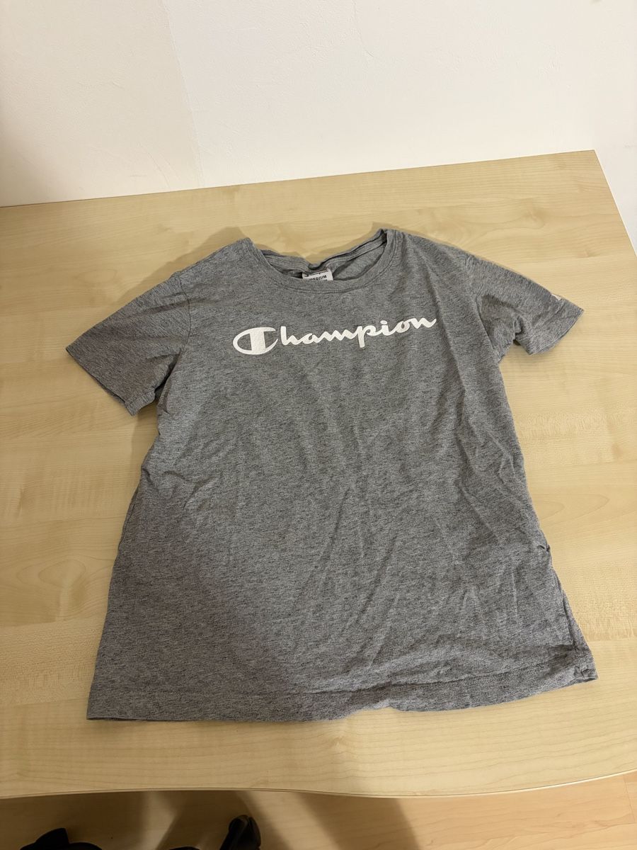 Champion T-shirt: Champion T-Shirt – Usato da Kaisten venduto da r_w
