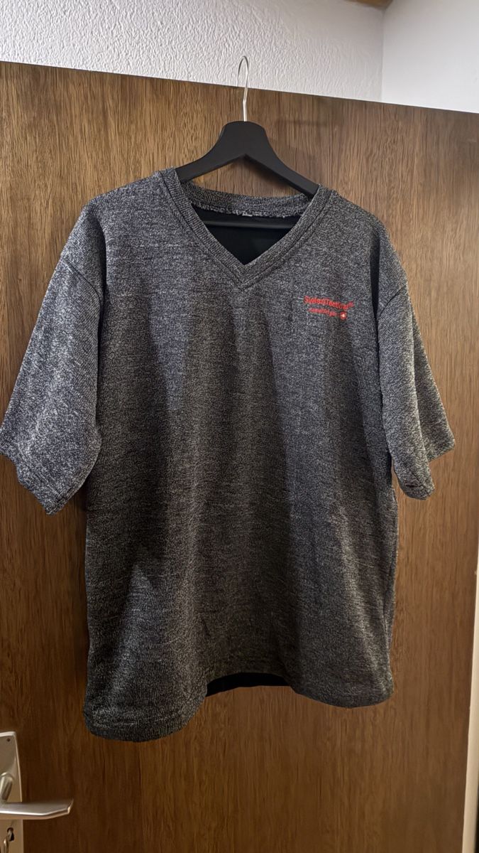 T-shirt: Swiss Tactical Essential Gear – Nuovo (secondo la descrizione) da Möhlin venduto da CekoD