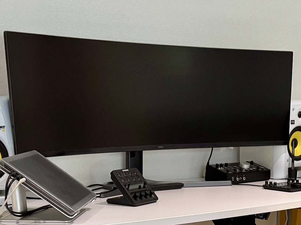Monitor: Moniteur Samsung 49" incurvé  – Usato da Porrentruy venduto da tlo_8hjq 1