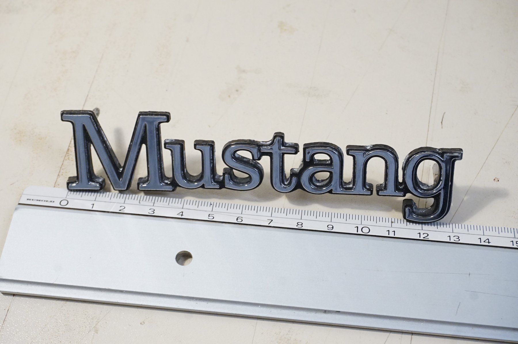 Ford Placchette & Badge: Badge Ford Mustang – Usato da Ependes VD venduto da Cartonabanane 4