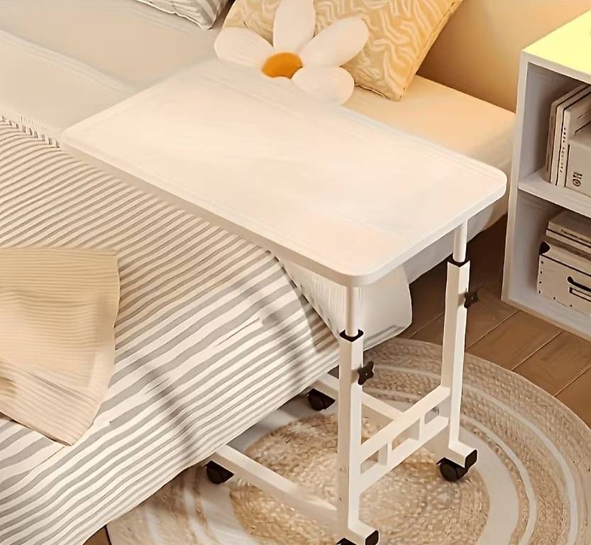 Tavoli: Mini bureau / table sur roulettes hyper pratique  – Usato da Massongex venduto da noyane