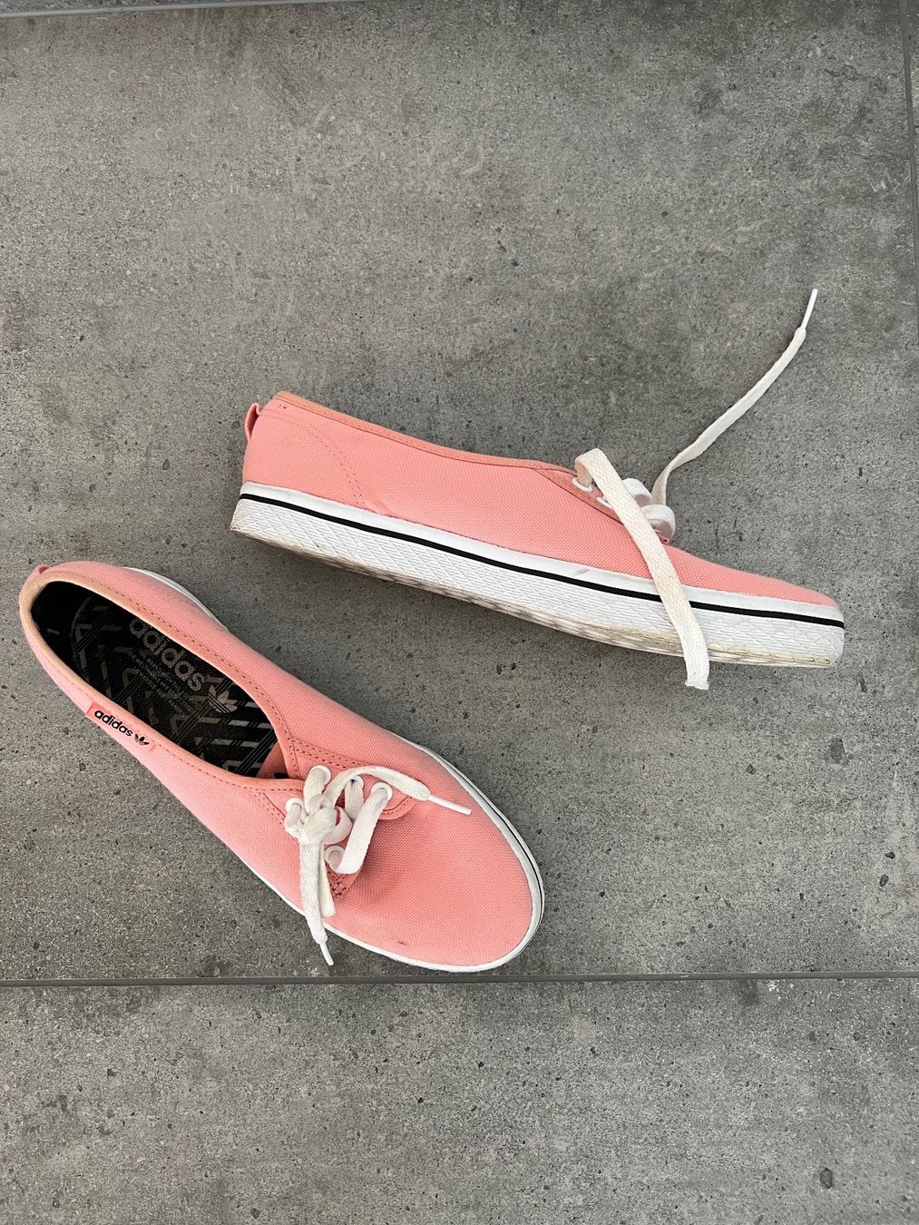 Adidas Scarpe da donna: Adidas sneakers – Nuovo (secondo la descrizione) da Cama venduto da UnleashdByAna 4