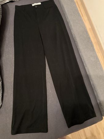 Schwarze elegante Hose Gr. 38 — leicht gefüttert für Frühlin