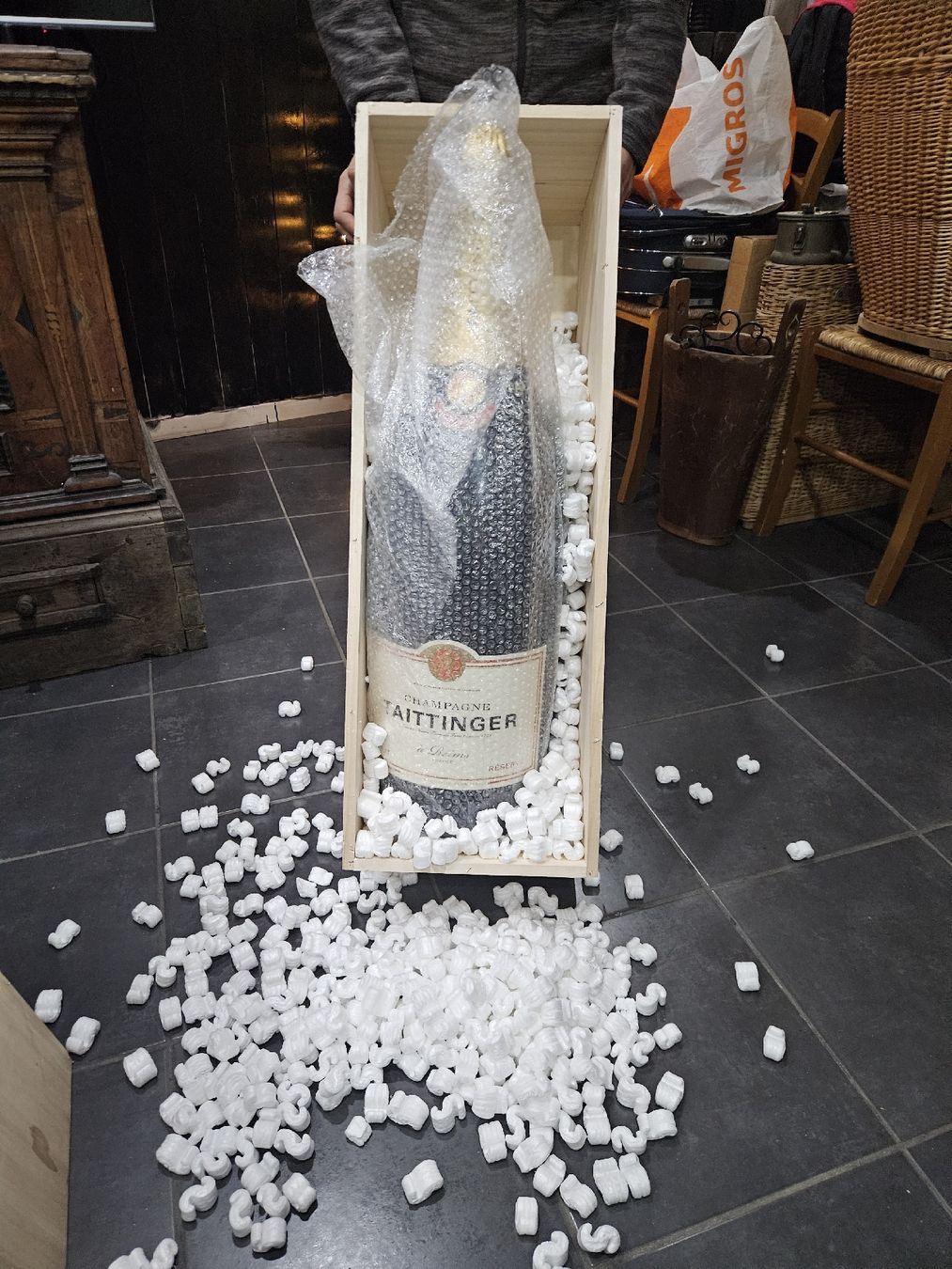 Bottiglie: champagne 2 flasche 20 l + 20 l – Nuovo (secondo la descrizione) da Zweisimmen venduto da gio_67mq 3