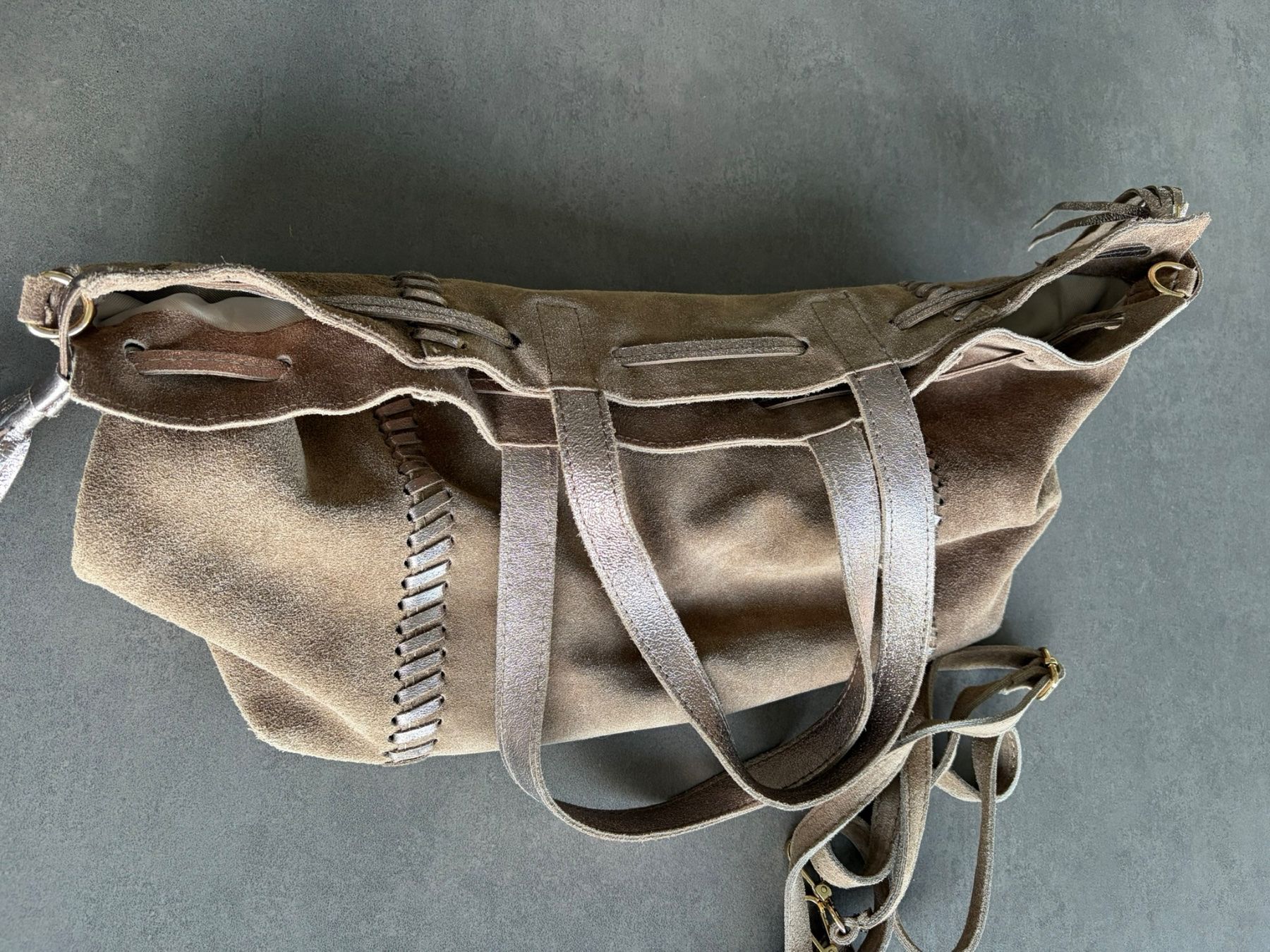 Borse da donna: Geräumige Wildledertasche – Nuovo (secondo la descrizione) da Schlossrued venduto da Meier-Al 1