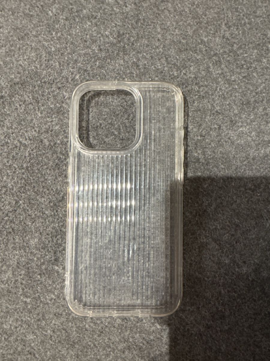 Apple Cover & Protezioni schermo: Coque de protection iPhone 15 pro transparente – Usato da Préverenges venduto da nic_2lwx
