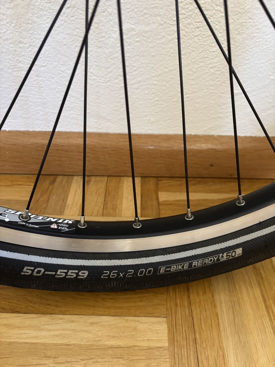 Schwalbe Pneumatici & Ruote complete: Vorderrad 26" mit Schwalbe Marathon! – Usato da Pratteln venduto da thai01 5