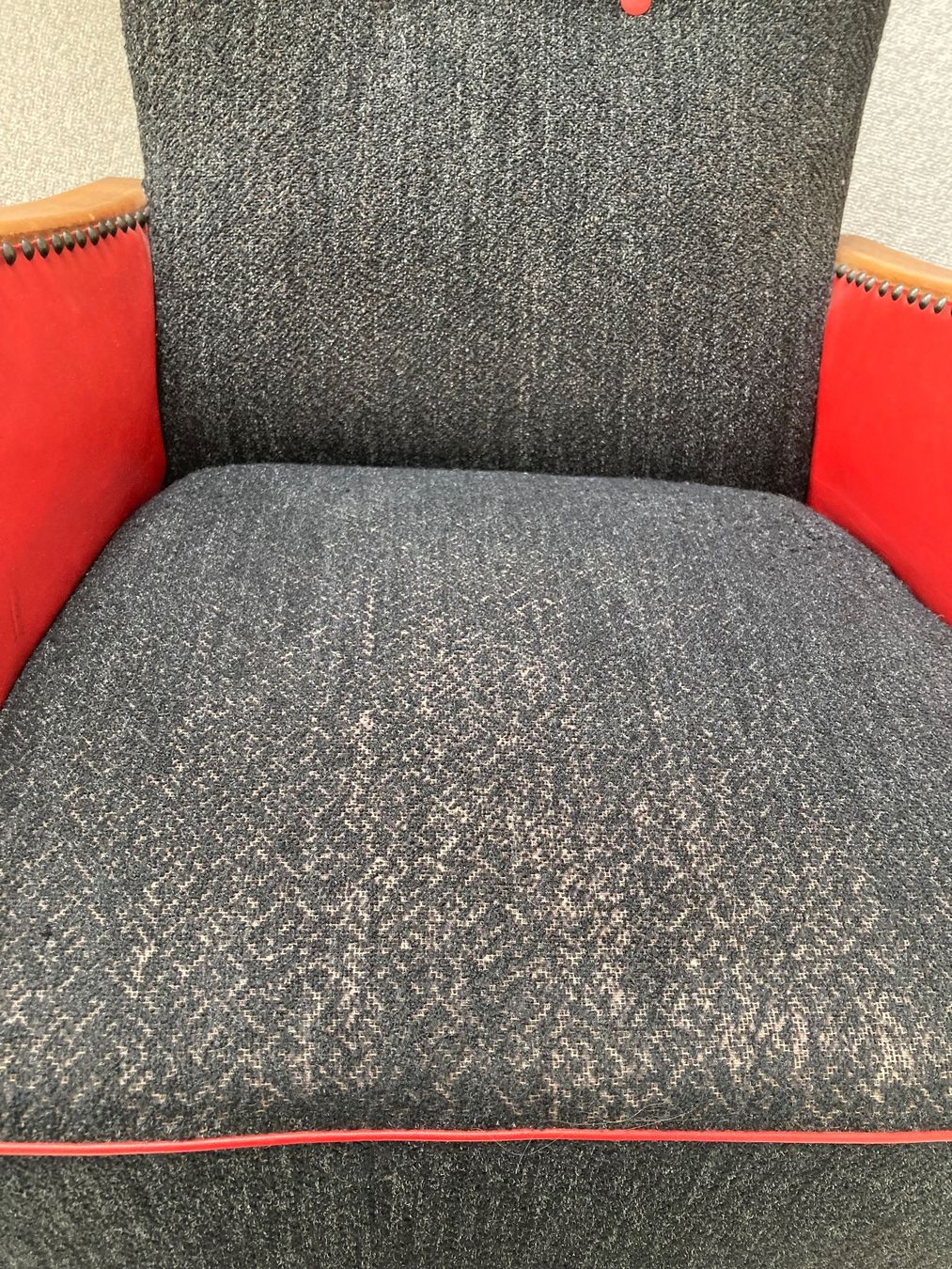 Poltrone: Vintage Sessel schwarz rot – Usato da Zürich venduto da tanteluzie 9