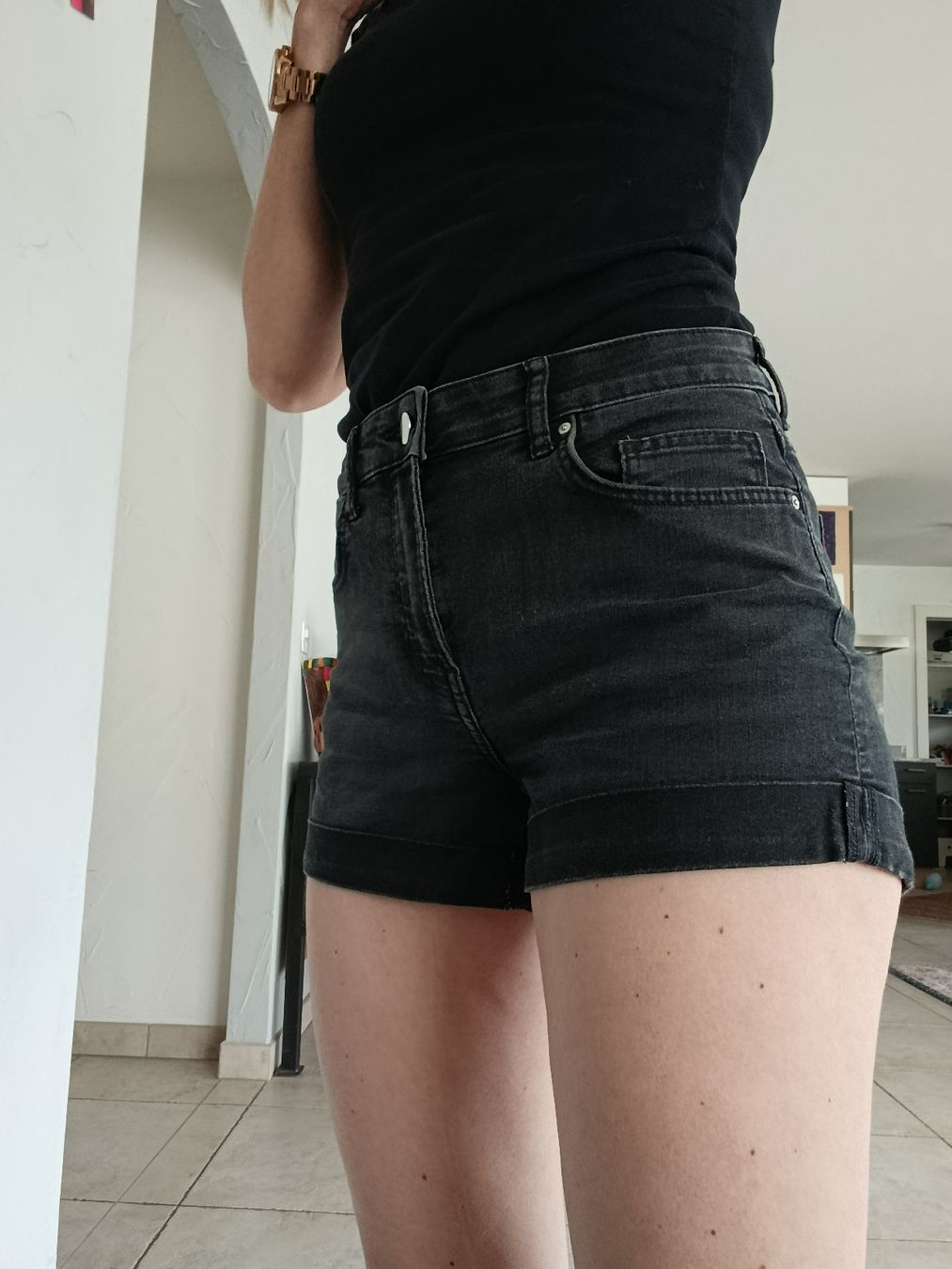 H&M Pantaloni: SHORT H&M GRIS FONCÉ 36 – Usato da Sierre venduto da shirley04 1