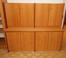Zwei Holz-Kommoden: Gute Qualität, schlichtes Design