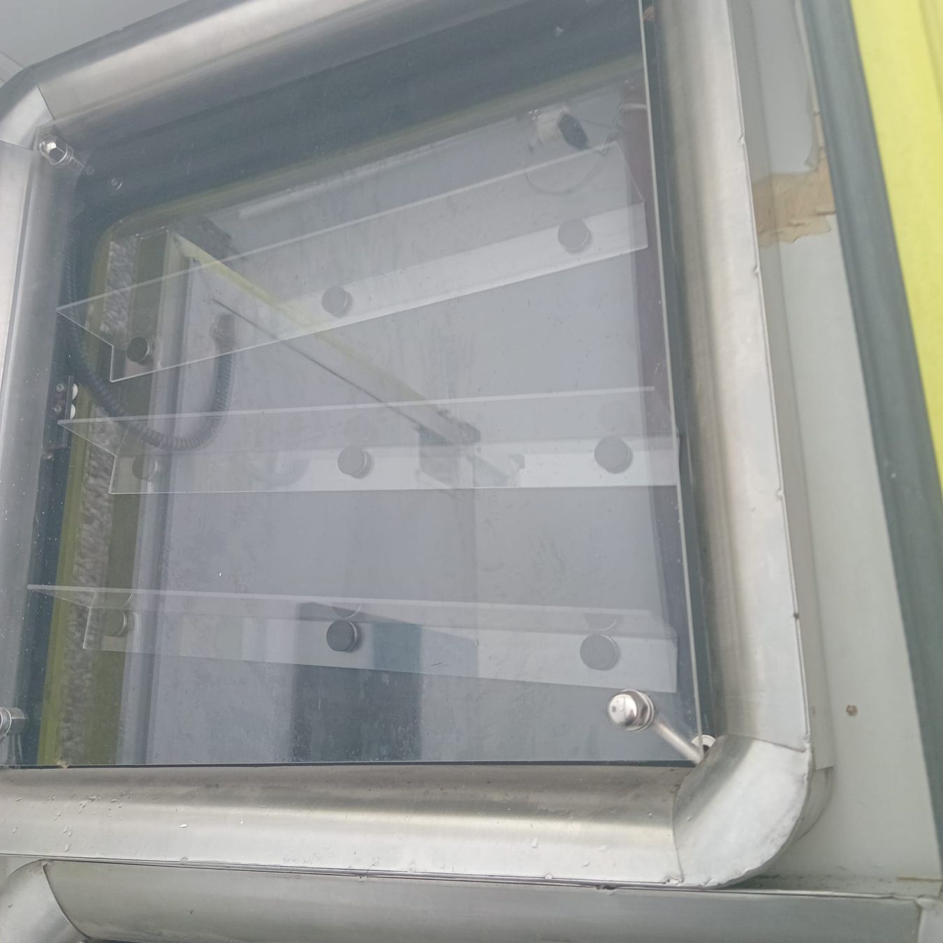 Vetrine: Wandvitrine Massive Abschlissbar  4Stk – Usato da Holderbank AG venduto da ink_6l2d 5