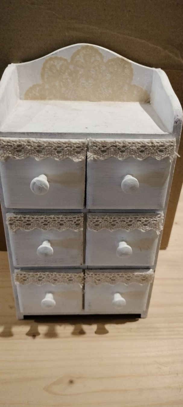 Tutte le decorazioni: Schränkli mini – Usato da Gansingen venduto da Lisa-Jane