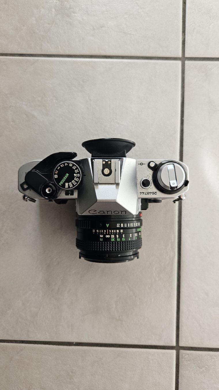Canon Fotocamera: Canon AE-1 Program mit f/1.8 50 mm Objektiv – Usato da Arbon venduto da Digitalflash 4