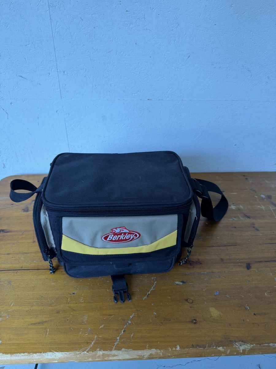 Köder: Berkley Angeltasche mit grossem Köder-Set – Gebraucht aus Gurmels von SwissShop21 5