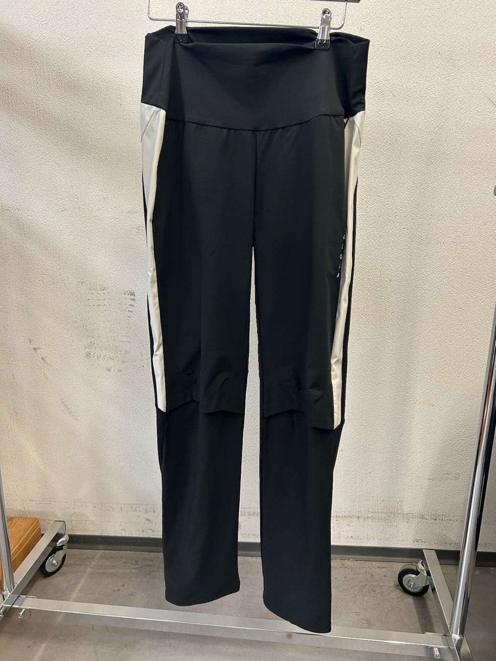 Maloja Pantaloni: Langlaufhose Maloja – Nuovo (secondo la descrizione) da Chur venduto da zue_m8ck