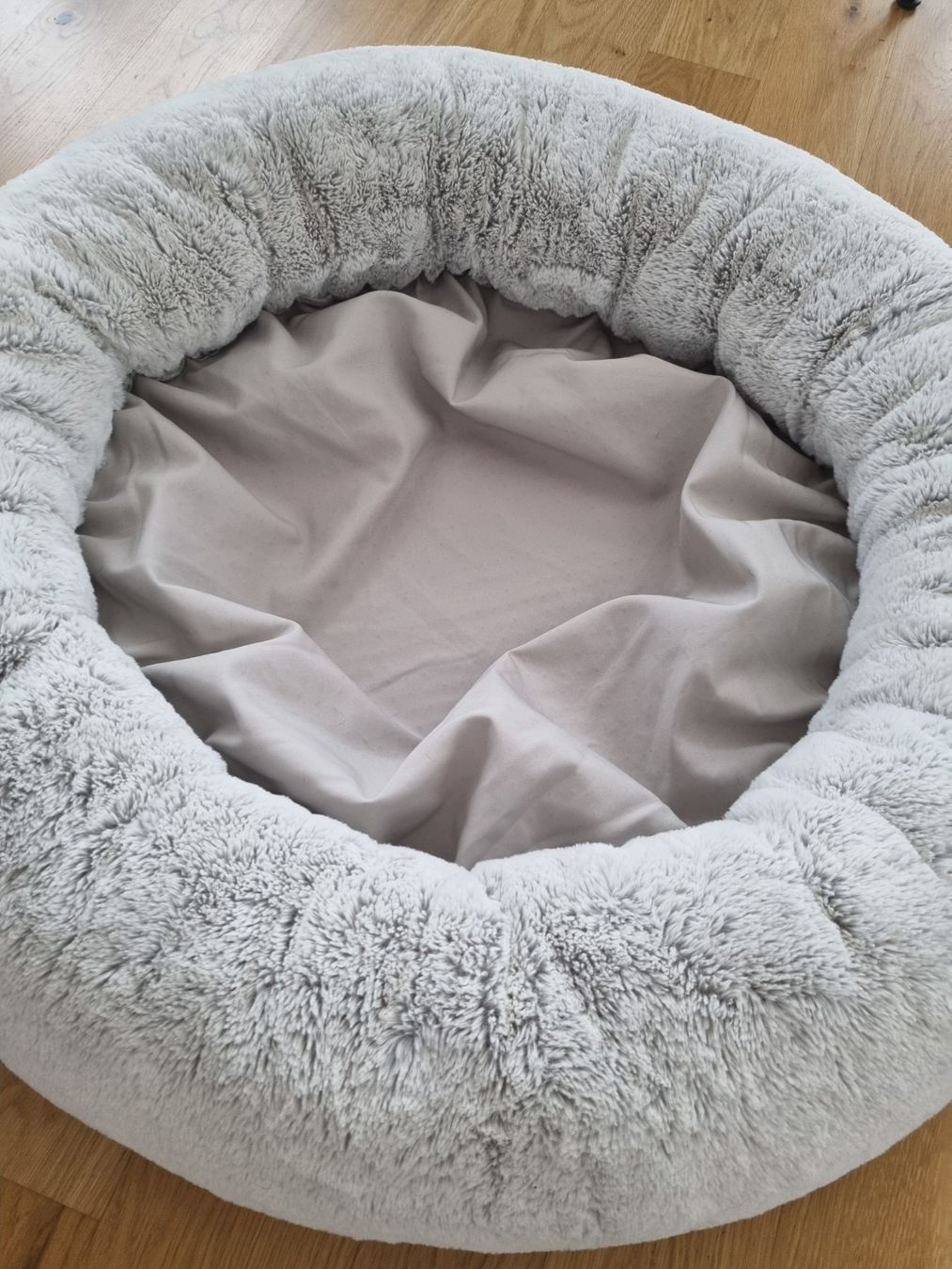 Ikea Cucce & Letti: UTSÅDD Hundebett, light grey, L – Usato da Eglisau venduto da dmtdmt 3