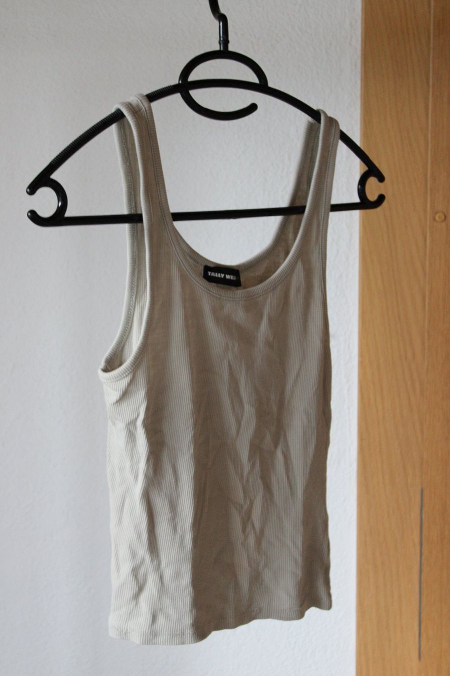 Tally Weijl Top: Tally Weijl Top gerippt beige – Usato da Hombrechtikon venduto da lehnerrr 3