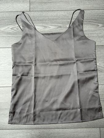 Débardeur femme gris satiné bretelles fines