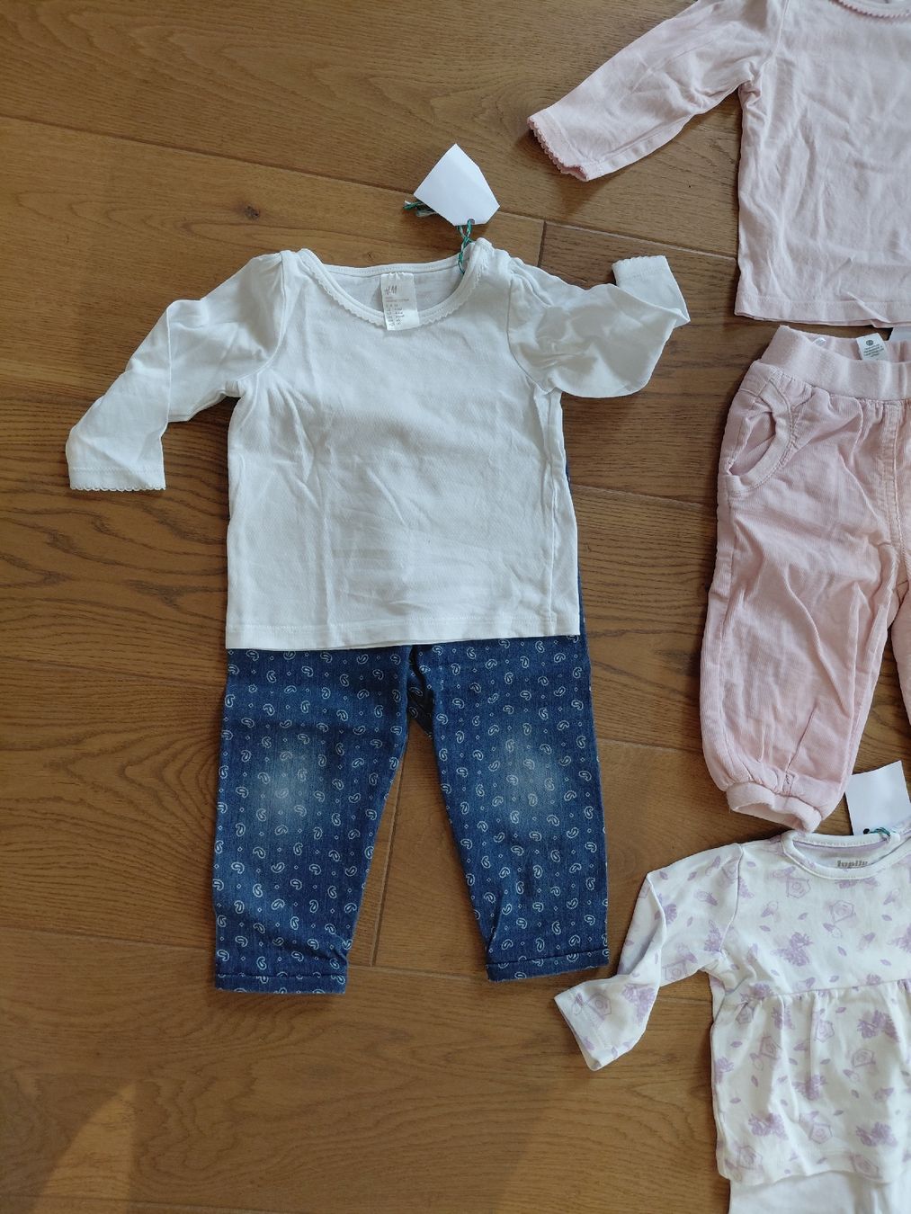 Lotti & Set di vestiti: 9-teiliges Kleiderpaket Mädchen Gr. 68 – Usato da Matzendorf venduto da CRX1990 4