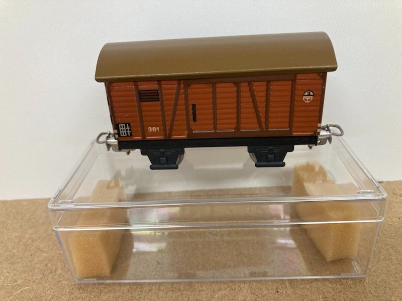 Märklin Trains électriques: Märklin H0 381 gedeckter Güterwagen Blech – D'occasion à Büsserach par ModellbahnDepot