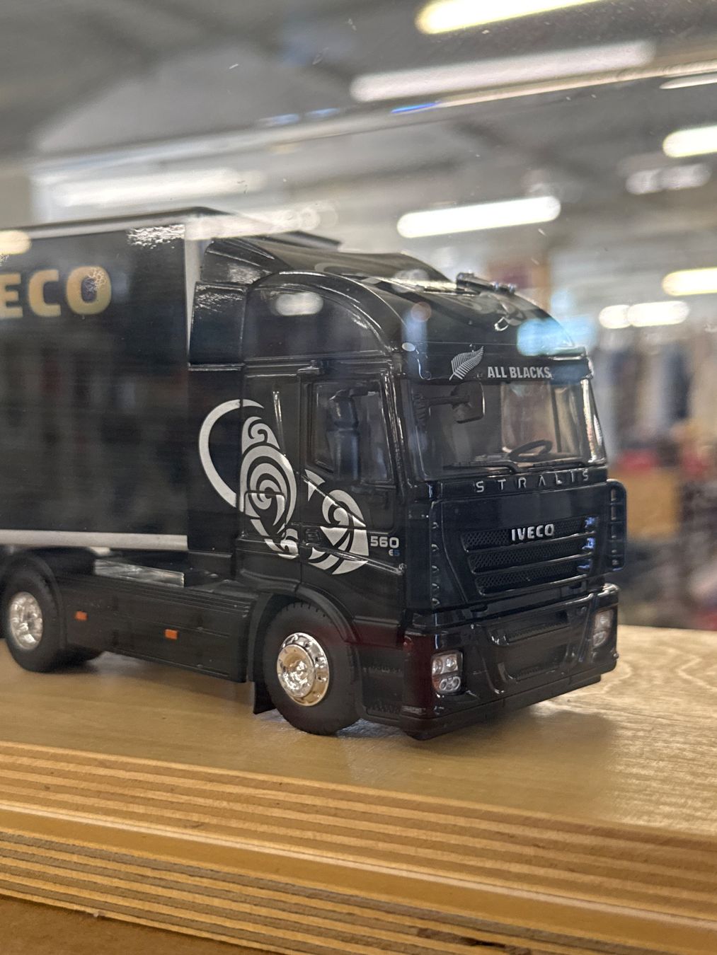 Kit di modellismo & Modellini statici: IVECO ALL BLACKS - Transportwagen Modell – Usato da Pratteln venduto da Cartonsducoeur_bl 6