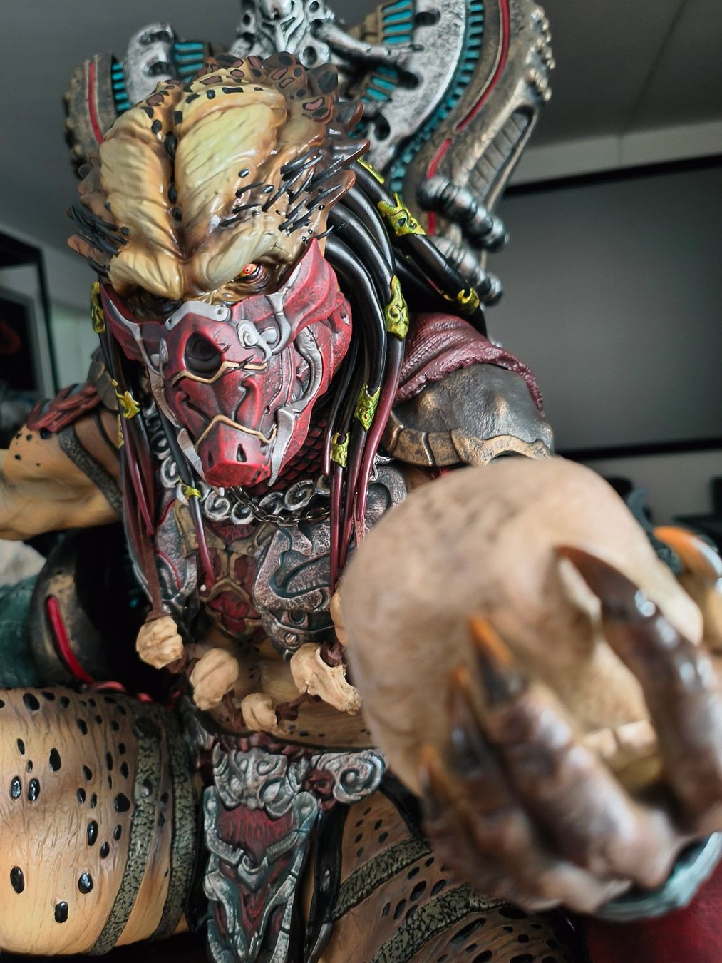 Figuren: Predator King On Throne – Gebraucht aus Niederrohrdorf von elwey 5