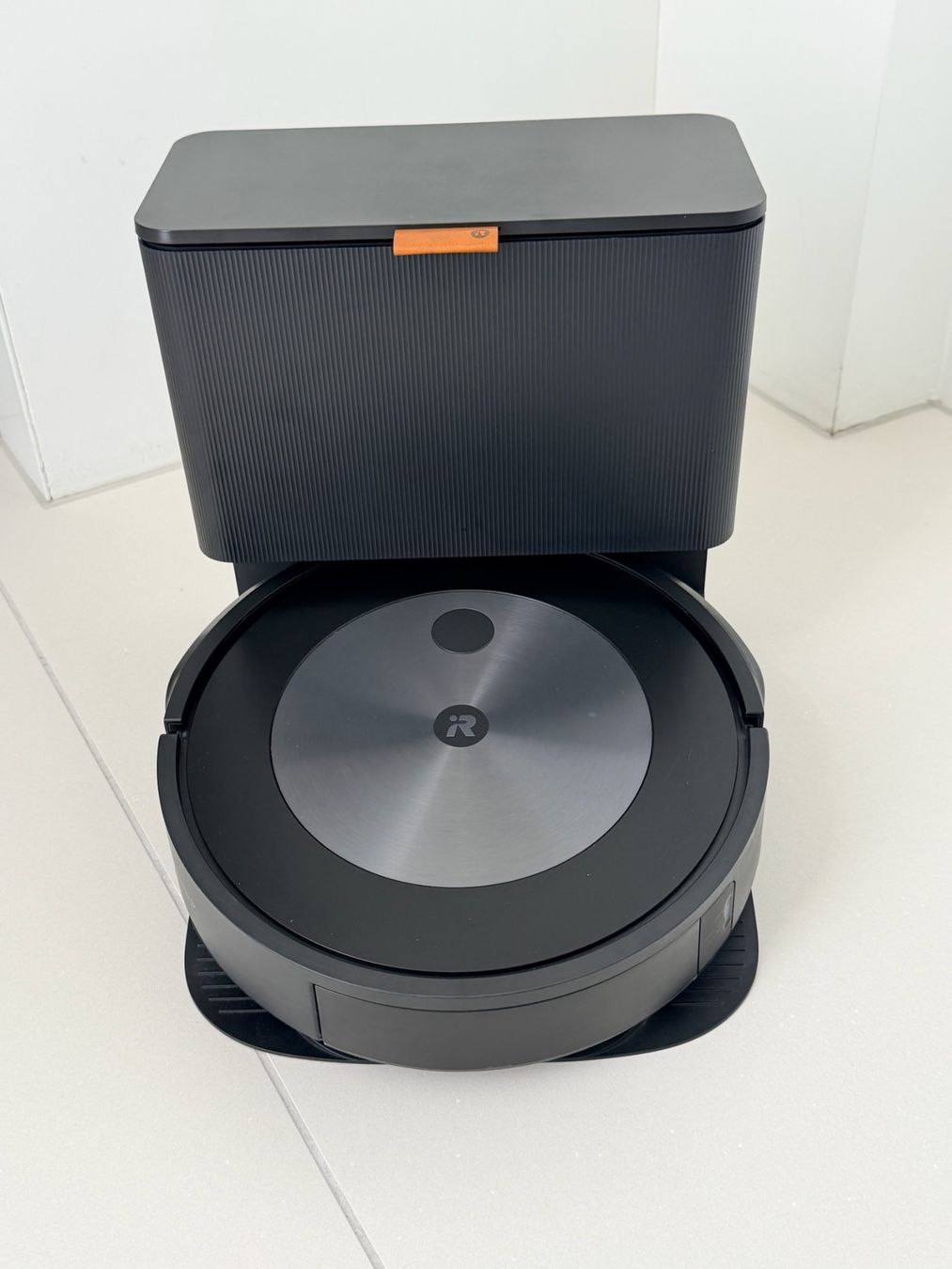 Irobot Staubsauger & Zubehör: iRobot Roomba j7+ Mit Absaugstation – Gebraucht aus Wangen SZ von case690