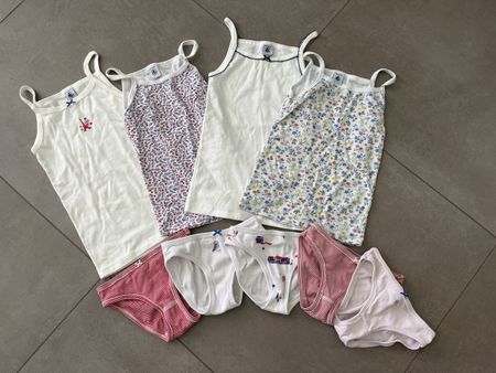 Lot sous-vêtements fille Petit Bateau taille 128