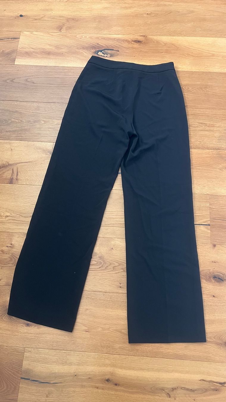 Pantaloni: Schwarze Stoffhose H&M – Usato da Geroldswil venduto da neva.yael 2