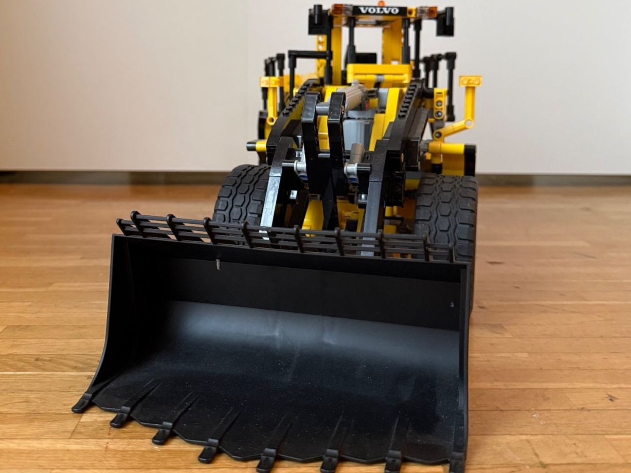 Lego Spielzeuge: Lego Technic 42030 Volvo Radlader – Gebraucht aus Zug von marcosonlineshop 3