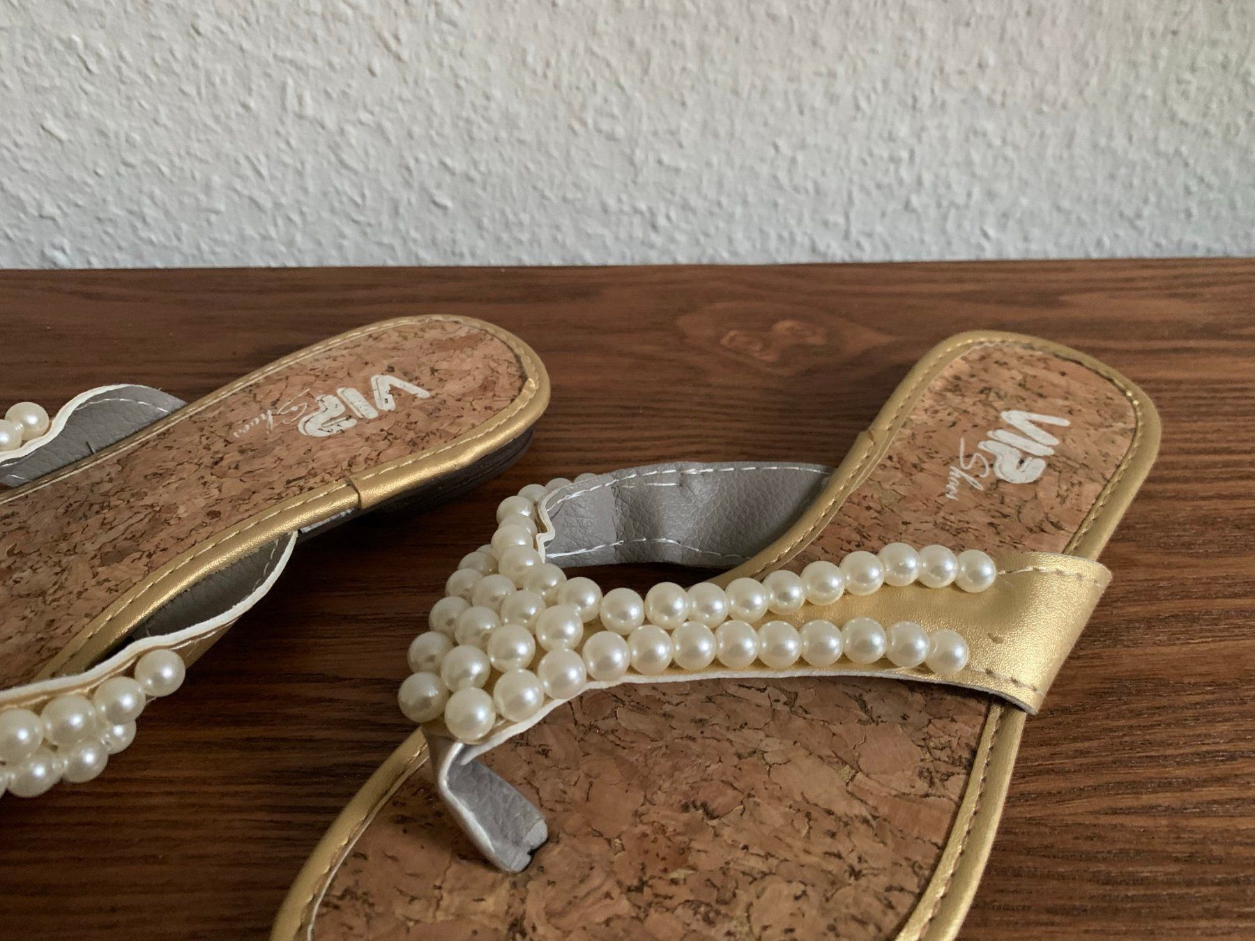 Damenschuhe: VIP - Perlen Flip Flops 37 – Gebraucht aus Zürich von Diazaio 1