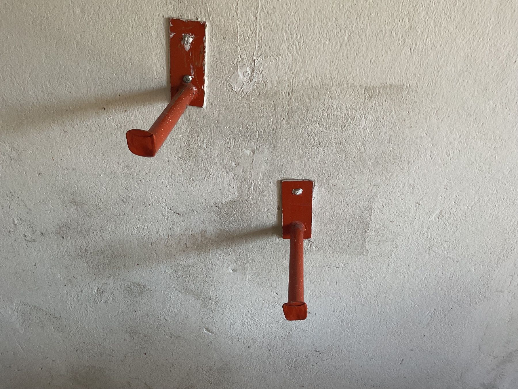 Scale: Grosse Holzleiter inklusive Wandhalterungen ca 5 Meter – Usato da Uster venduto da Hotelliquidation 4
