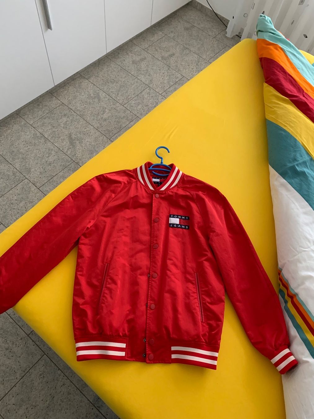 Tommy Hilfiger Jacken: Tommy Hilfiger Jacke Neuwertig – Gebraucht aus Horw von slavi77 1
