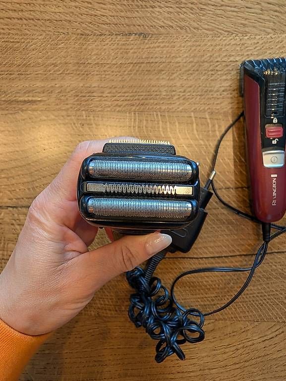 Tutte le macchine: 2 Rasierapparate Trimmer, Preis verhandelbar  – Usato da Biel/Bienne venduto da yya_26cz 1