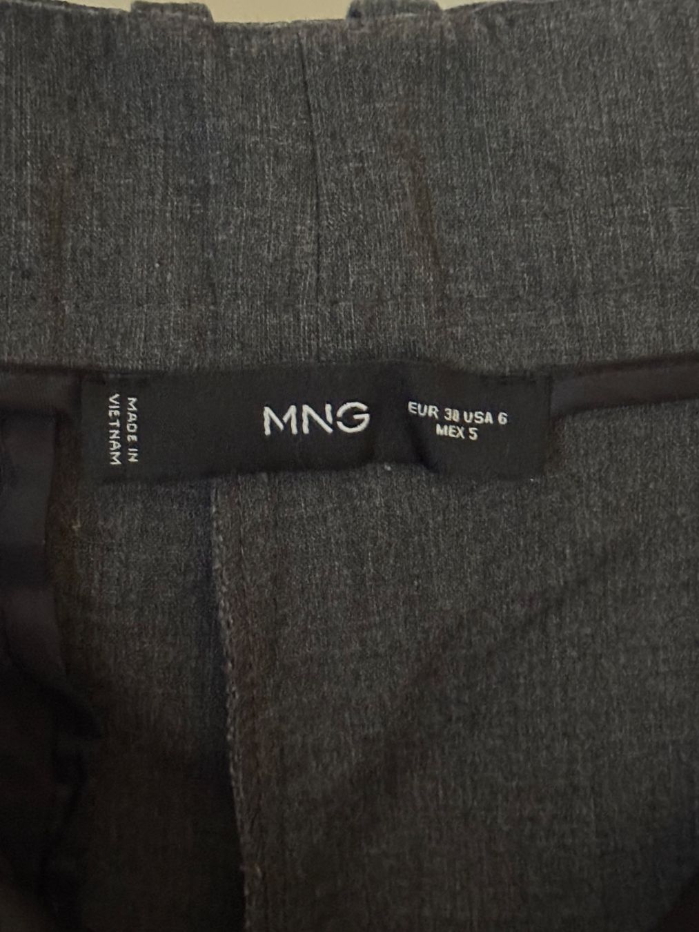 Mango Pantaloni: MANGO Stoffhose, Grau, Gr. 38 – Usato da Steinhausen venduto da sar_ph7q 1