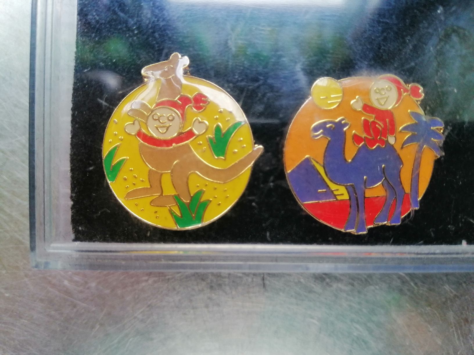 Maggi Placchette & Badge: Pin "Maggi" 6 Stück – Nuovo (secondo la descrizione) da Villmergen venduto da MONCHHICHI 2