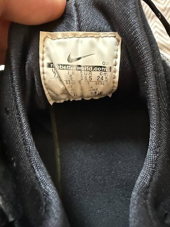 Scarpe da uomo: Nike Schuhe Grösse 38.5 – Usato da Zürich venduto da joe_9lm9 2