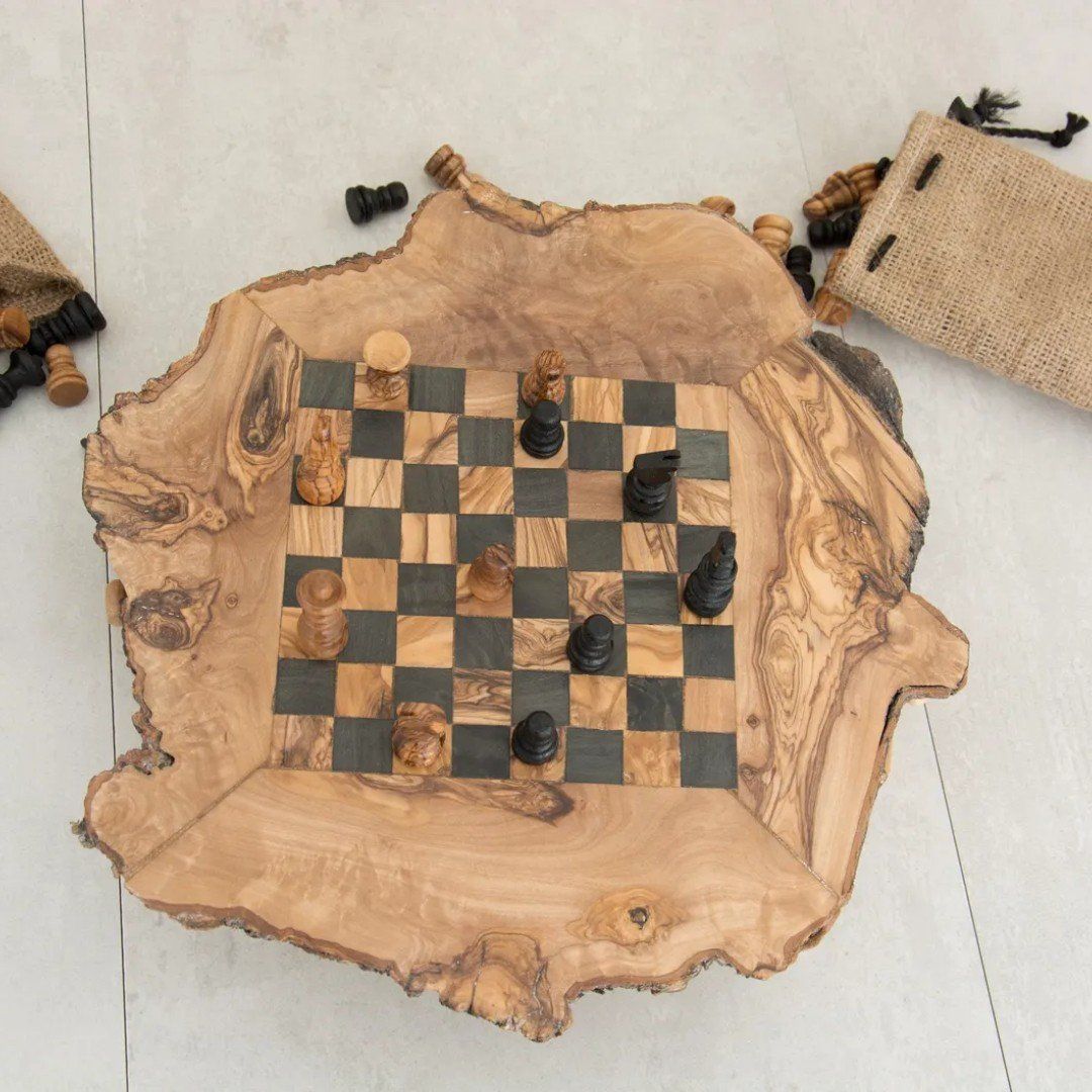 Giochi: Schachset Olivenholz 40cm Handgefertigt Rustikal CH – Nuovo e nell'imballaggio originale da Bern venduto da Mediterranean-Art