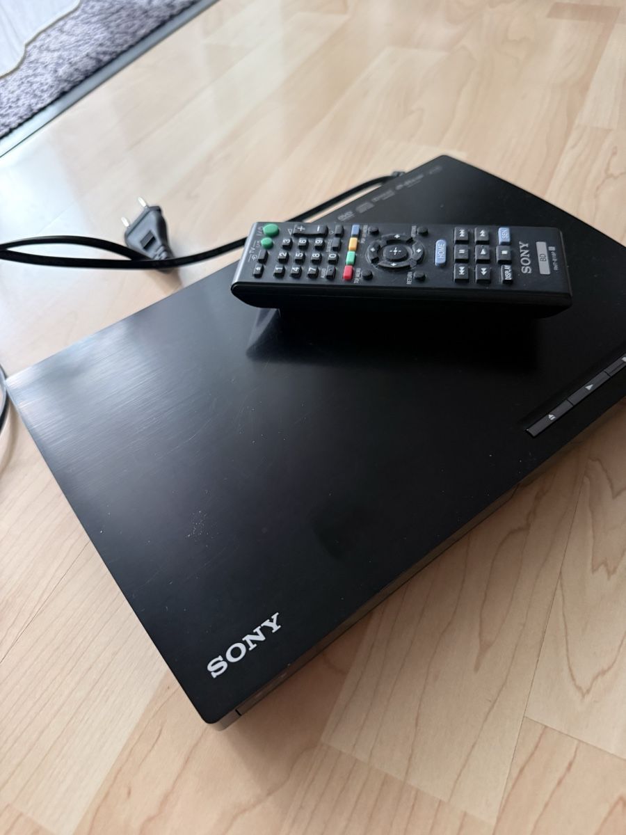 Alle DVDs: BluRay Player SONY mit Fernbedienung – Gebraucht aus Dielsdorf von Ale_Cop 1