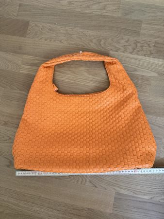 Sommer Handtasche, neuwertig Orange Intrecciato Geflochten