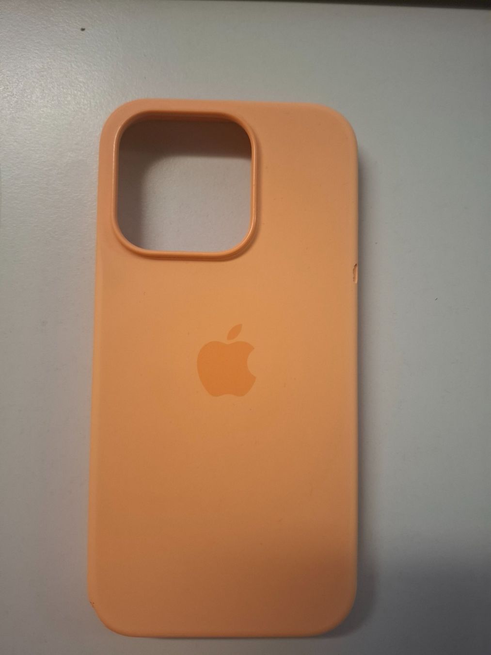 Apple Coques & Protection écran: Apple 15 Pro Hülle in Orange – D'occasion à zollikerberg par osci74