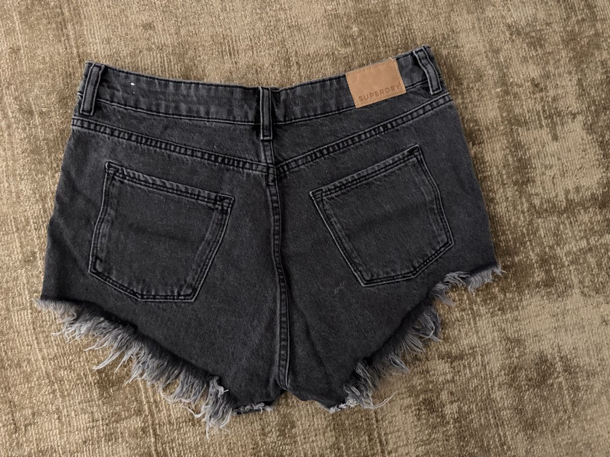 Superdry Jeans: Superdry Denim Shorts – Usato da Zürich venduto da Tanja_G88 1