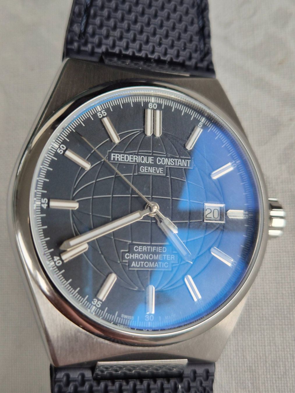 Frederique Constant Montres: Frederique Constant Highlife Automatic 41 COSC – Neuf (Voir description) à Chabrey par Horology 4