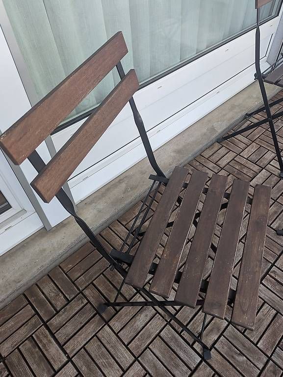 Ikea Set di tavolo e panche: Garten Tisch & 2 Stühle / Garden table & 2 chairs – Usato da Zürich venduto da Spyros 1