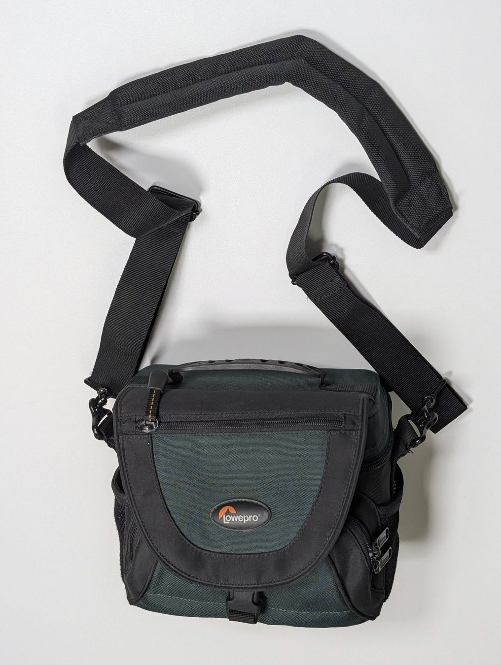 Lowepro Taschen: Lowepro Nova 1 AW - gebraucht – Gebraucht aus Thalwil von miguev 3